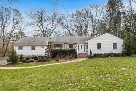 164 Janes Ln, Stamford, CT 06903