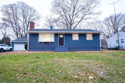 642 Bradley St, East Haven, CT 06512