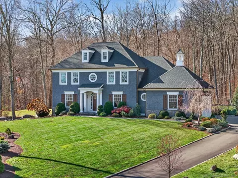 401 Fox Hopyard Rd, East Haddam, CT 06423