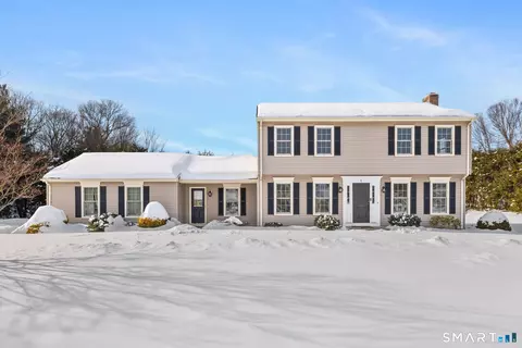 1 Patricia Cir, Enfield, CT 06082