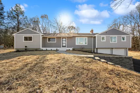 27 Tuttle Ct, Bethany, CT 06524