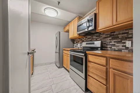 1 Russell St #15, Middletown, CT 06457