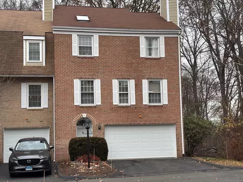 51 Kingswood Dr #51, Bethel, CT 06801