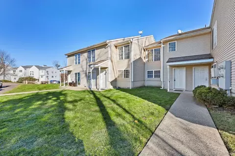 92 Hamden Ave #4, Waterbury, CT 06704