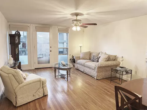 160 Fairfield Woods Rd #35, Fairfield, CT 06825