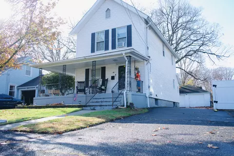 66 N Hoadley St, Naugatuck, CT 06770