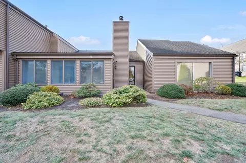 32 Hollister Way S #32, Glastonbury, CT 06033