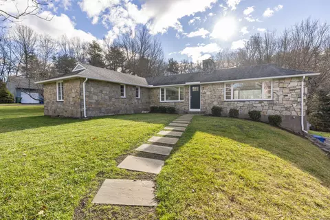 474 Neipsic Rd, Glastonbury, CT 06033