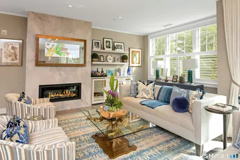 160 Park St #102, New Canaan, CT 06840