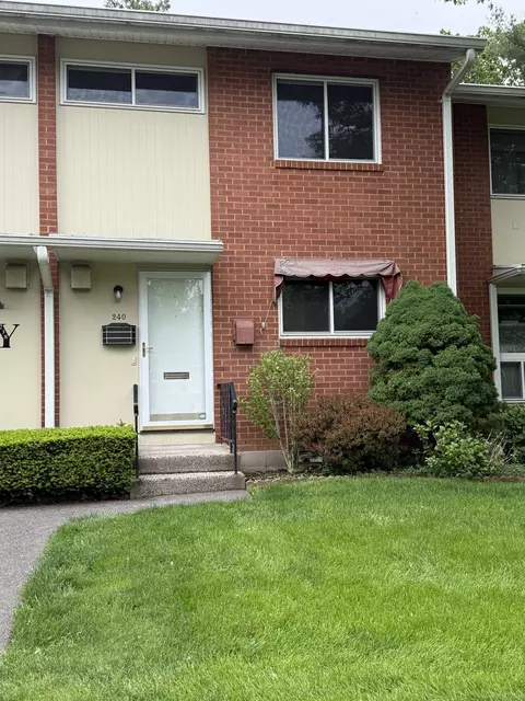 240 Centerbrook Rd #240, Hamden, CT 06518