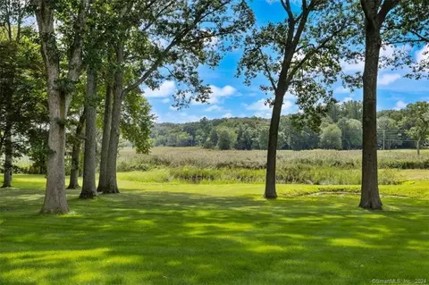 40 A Ayers Point Rd, Old Saybrook, CT 06475