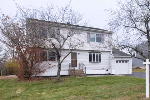 93 Tawny Thrush Rd, Naugatuck, CT 06770