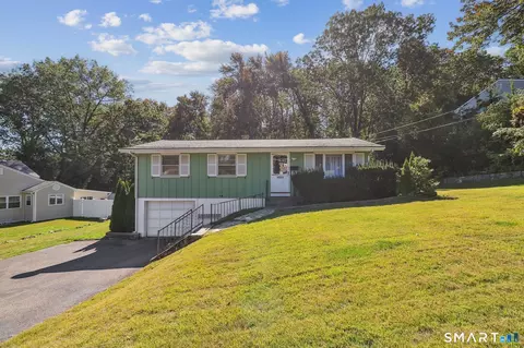 72 Hilltop Rd, Naugatuck, CT 06770
