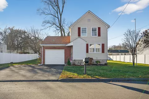 110 Fenwick St, West Haven, CT 06516