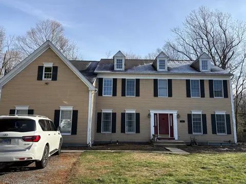 5 Independence Dr, Shelton, CT 06484