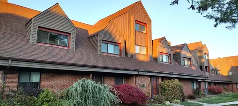 69 Montoya Dr #69, Branford, CT 06405