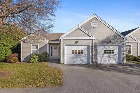 57 Elizabeth Cir #57, Sandy Hook, CT 06482