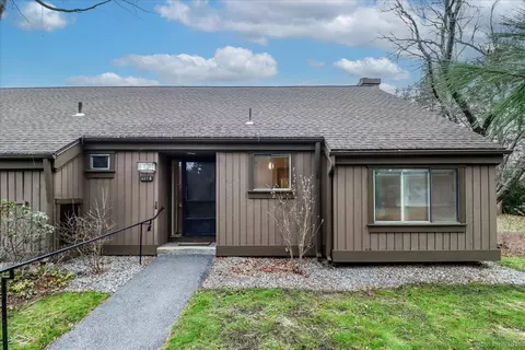 487 Heritage Vlg #B, Southbury, CT 06488