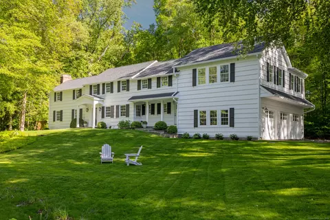148 W Hills Rd, New Canaan, CT 06840