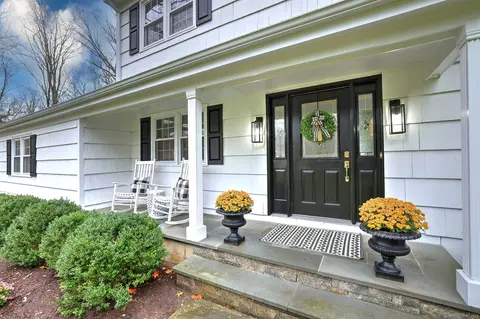 119 Wedgemere Rd, Stamford, CT 06905