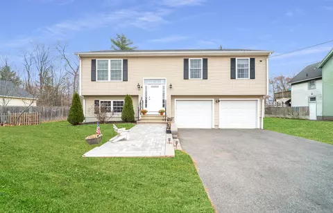 84 Hanover St, Wallingford, CT 06492