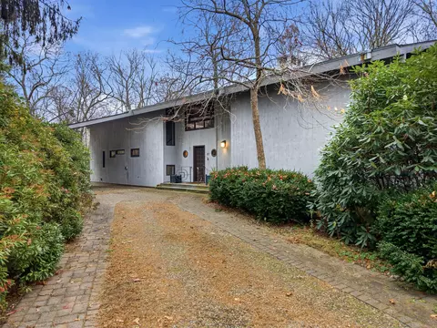 67 Sill Ln, Old Lyme, CT 06371