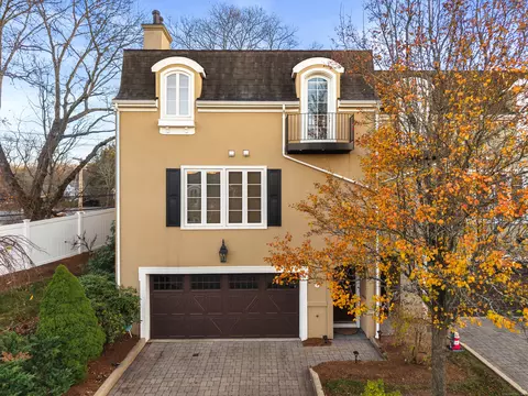 19 Thermos Ave #7, Norwich, CT 06360
