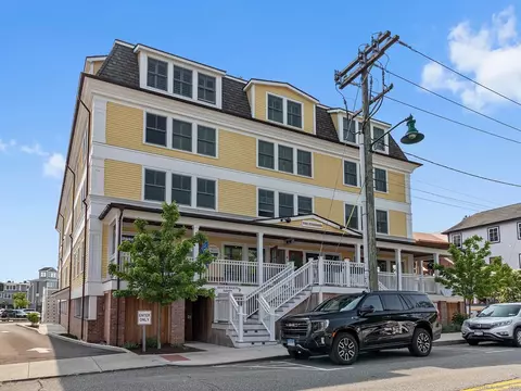 3 Water St #305, Groton, CT 06355