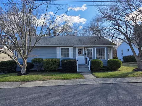 64 Woodrow Ave, Norwich, CT 06360