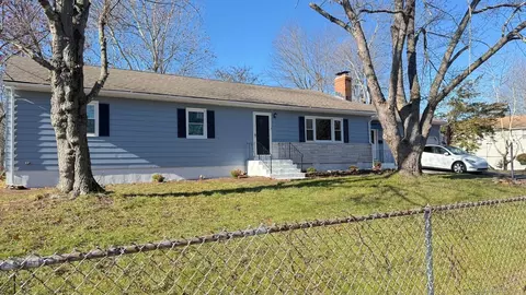 826 Brewer St, East Hartford, CT 06118