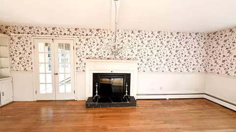 Living - 338 Main St, Hampton, CT 06247 photo 2 of 5