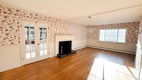Living - 338 Main St, Hampton, CT 06247 photo 3 of 5