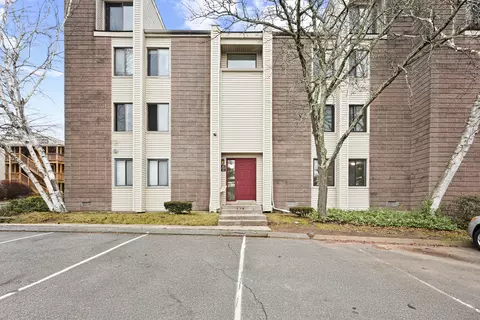 38 Burgundy Hill Ln #38, Middletown, CT 06457