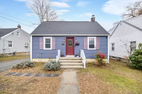 279 Knapps Hwy, Fairfield, CT 06825