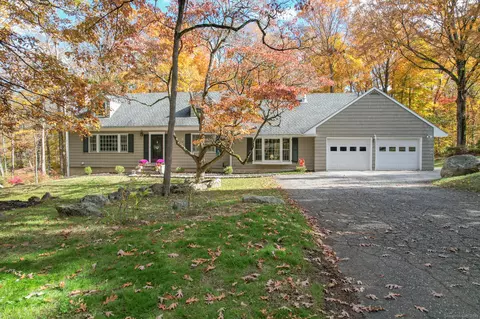 76 Sugarloaf Mountain Rd, Ridgefield, CT 06877