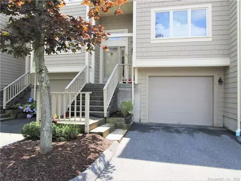 12 Boulevard Dr #140, Danbury, CT 06810