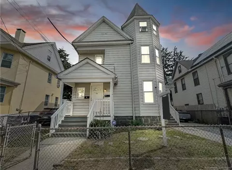 74 Carleton Ave, Bridgeport, CT 06604