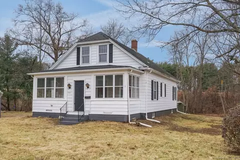 1067 N Main St, Killingly, CT 06241