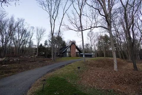 4 Moss Ln, Wolcott, CT 06716