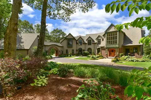 6 Setting Sun Trl, Ellington, CT 06029