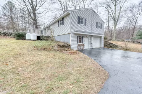 2 Doubleday Rd, Columbia, CT 06237
