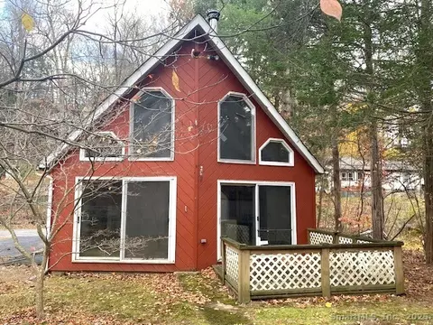 270 Manor Rd, Southbury, CT 06488