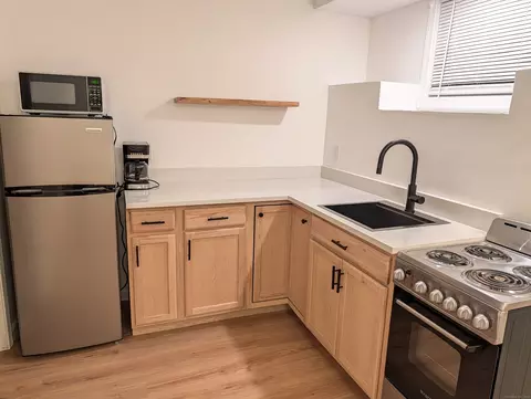 23 Mechanics St #101, Putnam, CT 06260