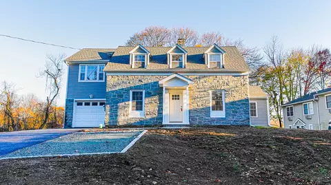206 Huntington Tpke, Bridgeport, CT 06610