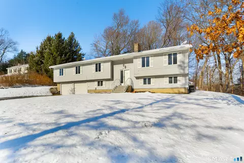 37 Kitcher Ct, Trumbull, CT 06611
