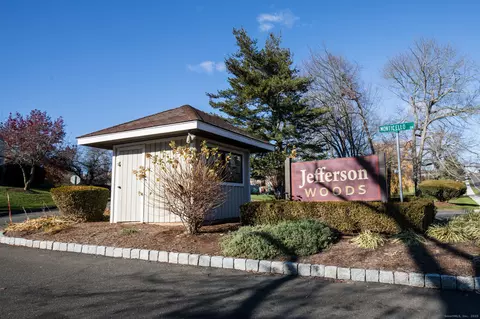 163 Monticello Dr #163, Branford, CT 06405