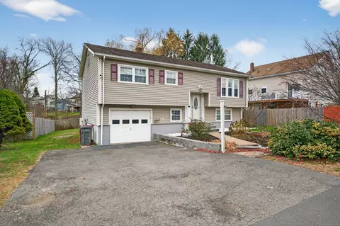 157 Bluebird Dr, Naugatuck, CT 06770