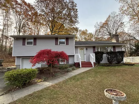 13 Clark Hill Rd, Prospect, CT 06712