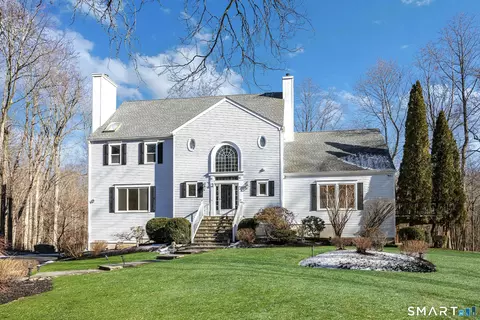6 Morganti Ct, Ridgefield, CT 06877