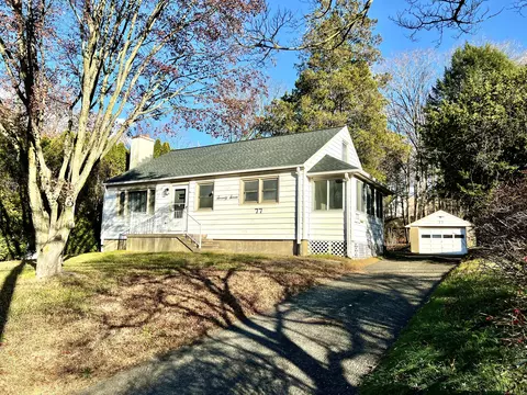 77 S Main St, Seymour, CT 06483